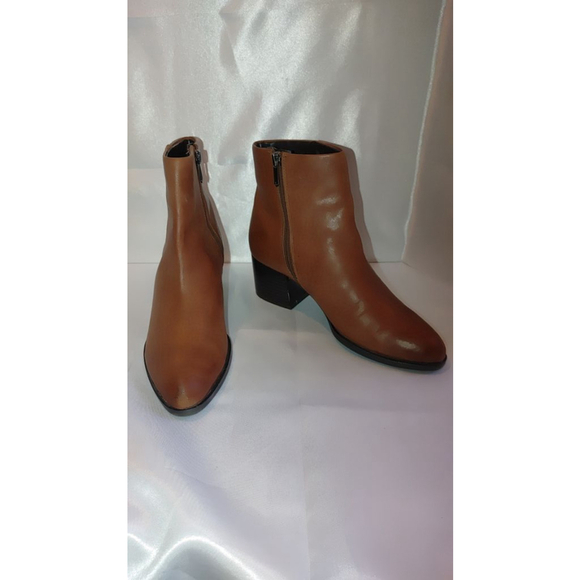 Sam Edelman Booties Size 8 - Picture 4 of 7